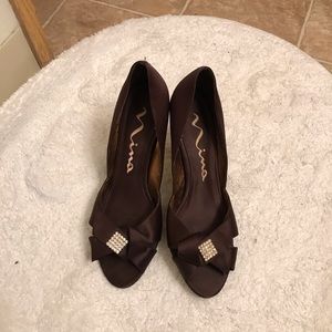 Nina brown size 10 peep toe jewel heels